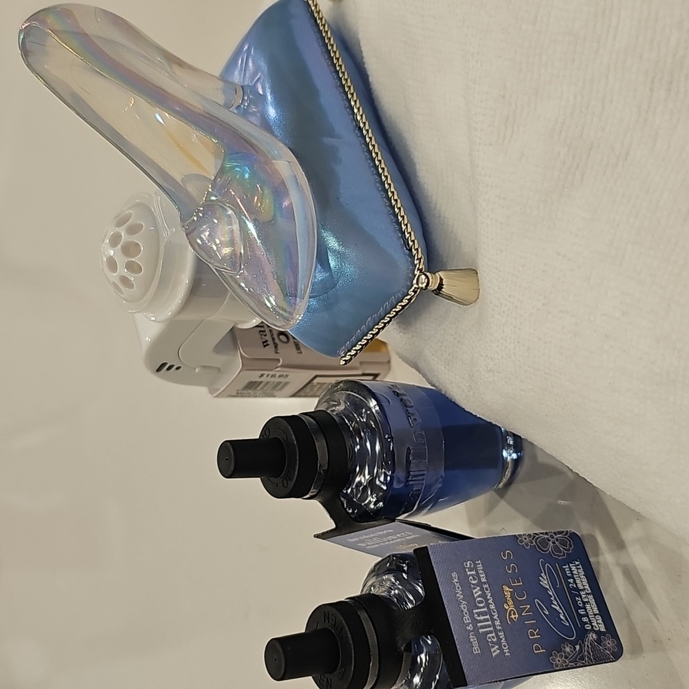Cinderella slipper Wallflower and Refills Bath and Body Works Disney Princess LE